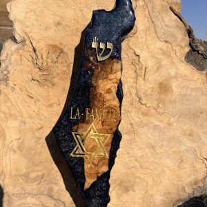 בית מזוזה א"י מאפוקסי שחור עם שילוב עץ זית "לה פמיליה"