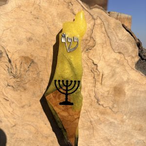בית מזוזה א"י מאפוקסי צהוב צהוב שחור בשילוב עץ זית